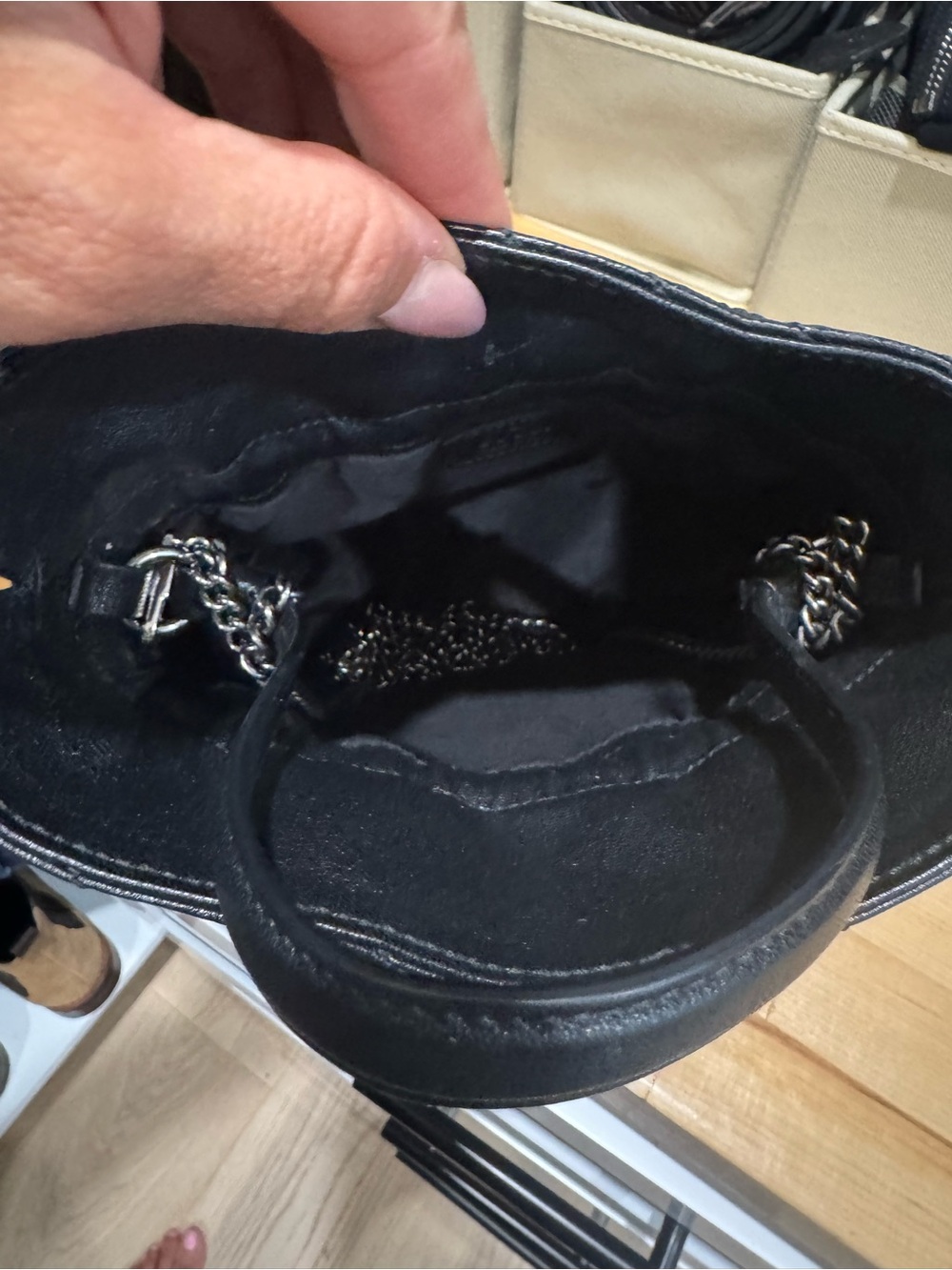 Gucci Blondie Bucket Bag Black with Chain Strap - Picture 6 of 8